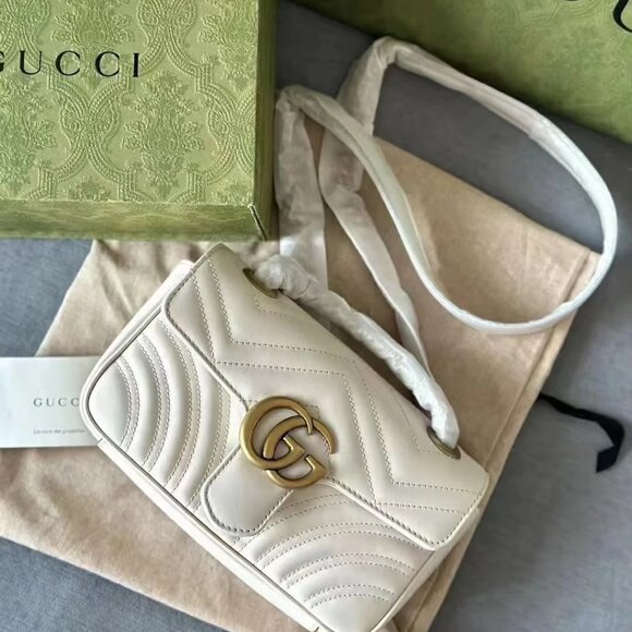 Gucci Classic Chain Bag - Timeless Elegance - Picture 4 of 4